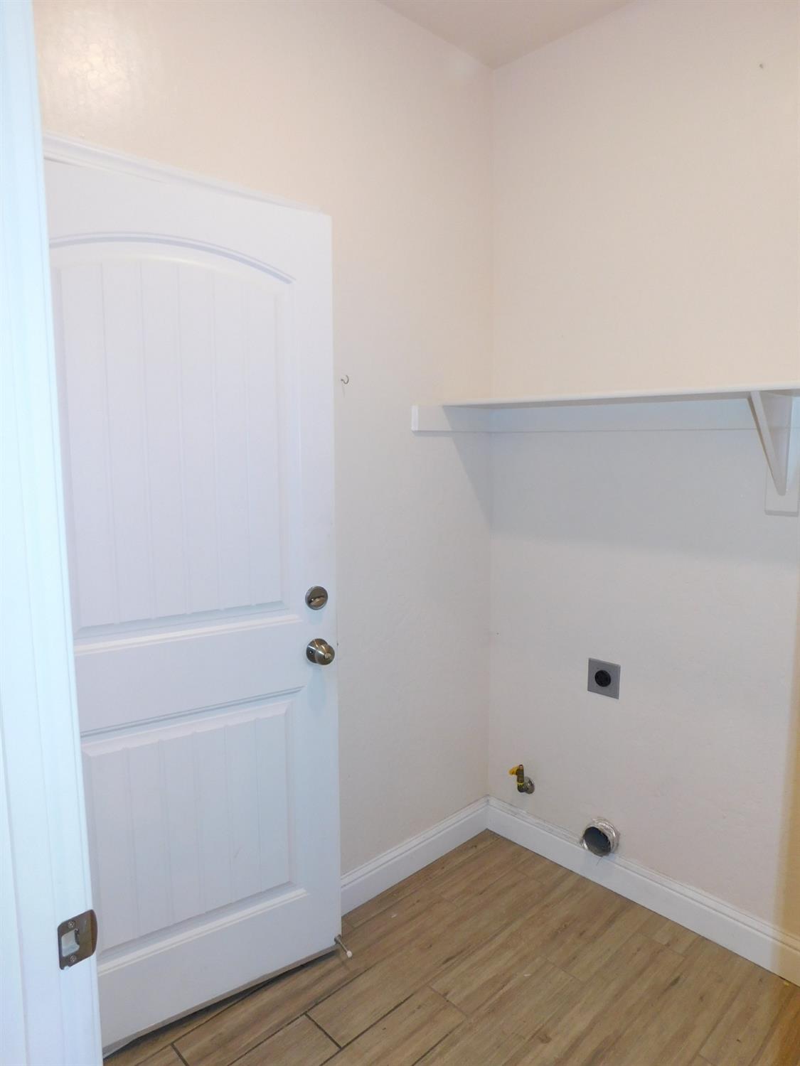 5875 E Pitt Ave, Fresno, CA 93727