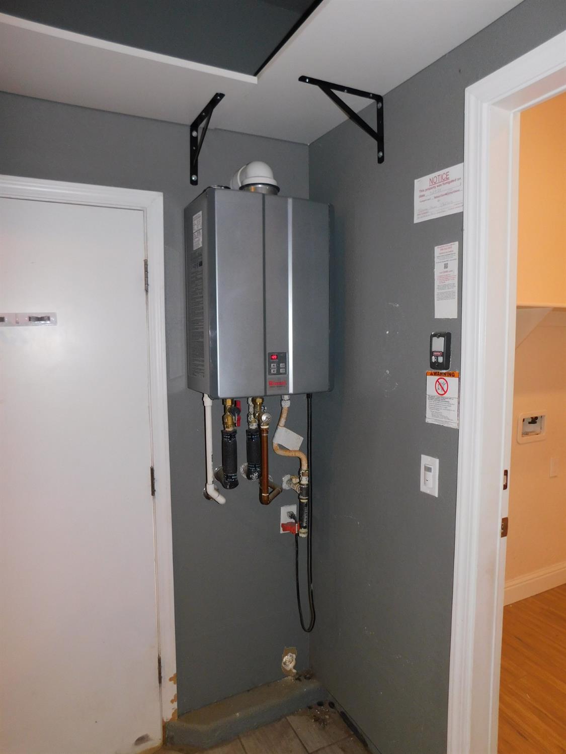 5875 E Pitt Ave, Fresno, CA 93727