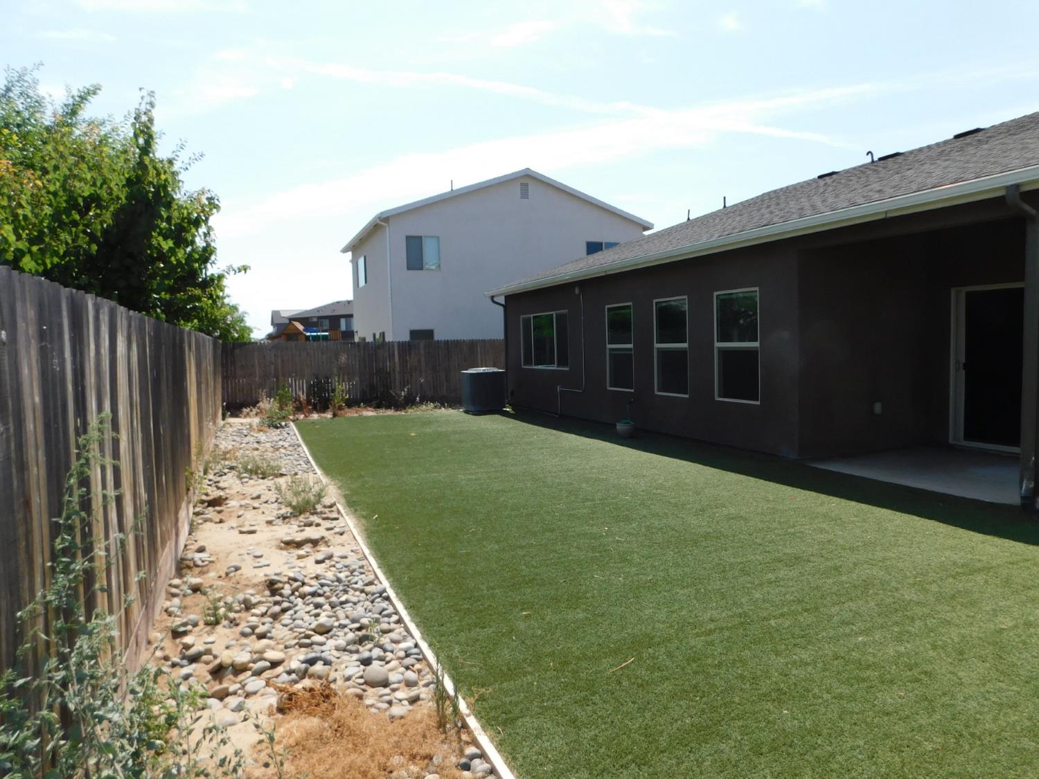 5875 E Pitt Ave, Fresno, CA 93727