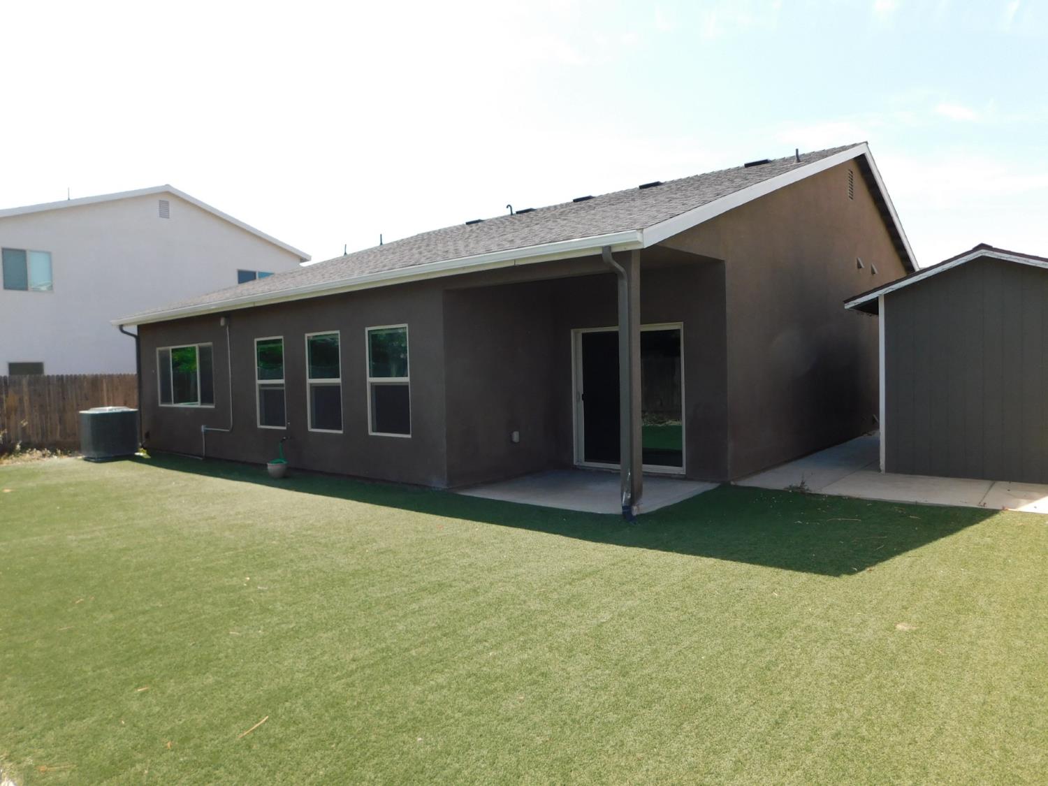 5875 E Pitt Ave, Fresno, CA 93727