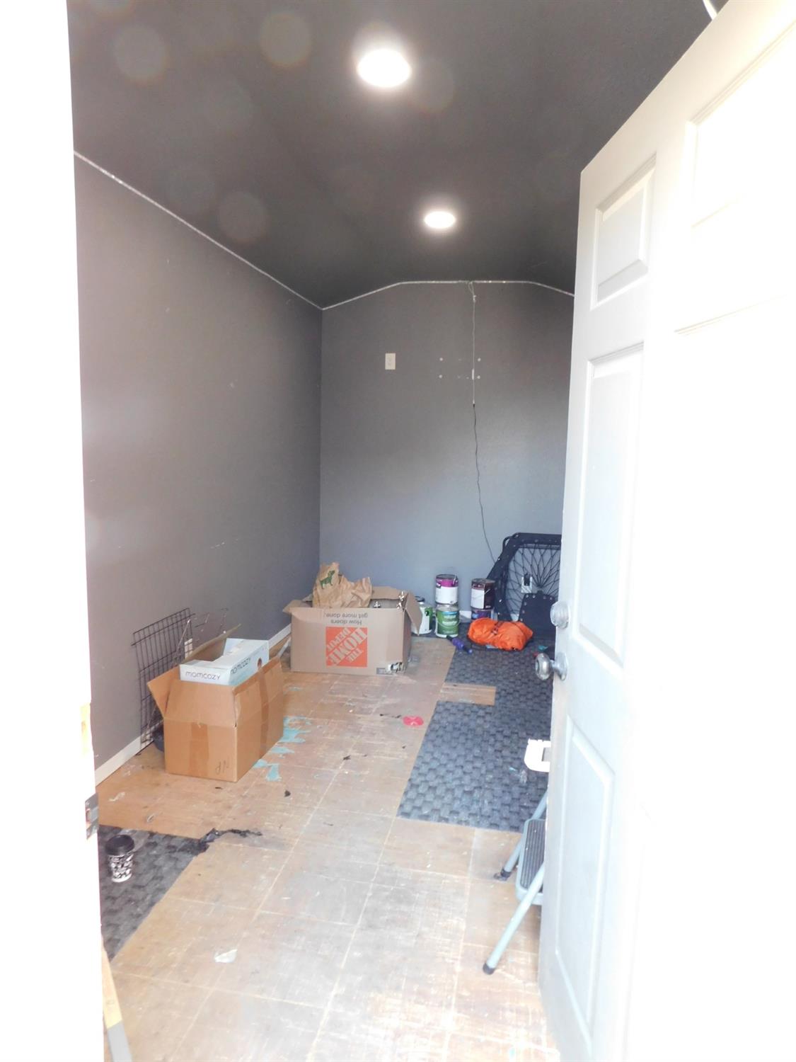 5875 E Pitt Ave, Fresno, CA 93727