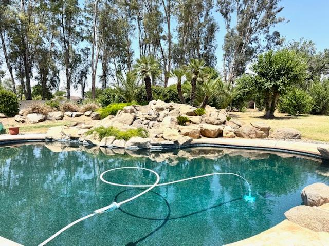 5476 Greenwood Ave, Clovis, CA 93619