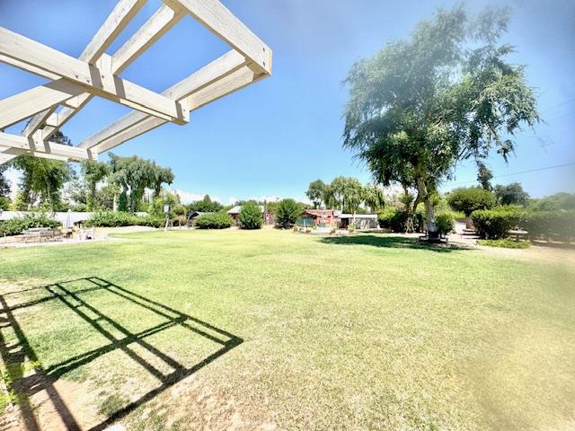 5476 Greenwood Ave, Clovis, CA 93619