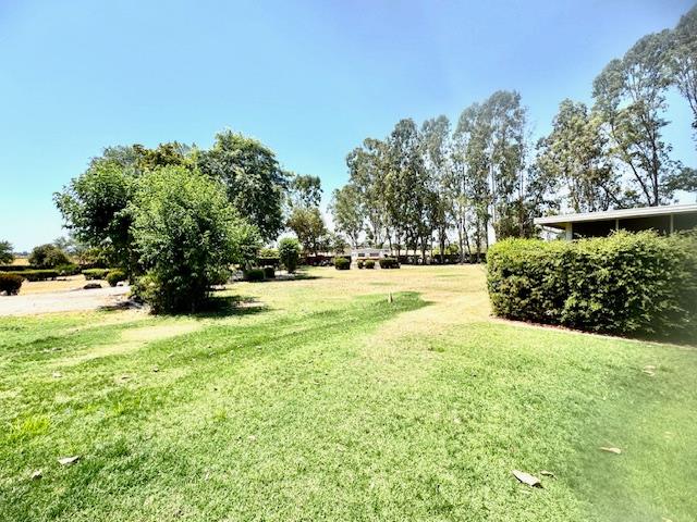 5476 Greenwood Ave, Clovis, CA 93619