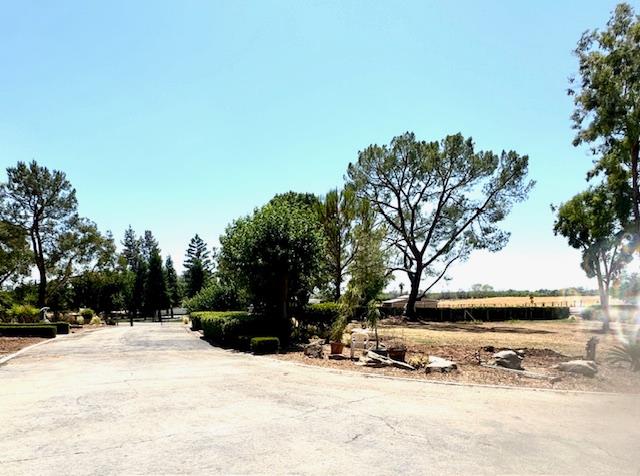 5476 Greenwood Ave, Clovis, CA 93619