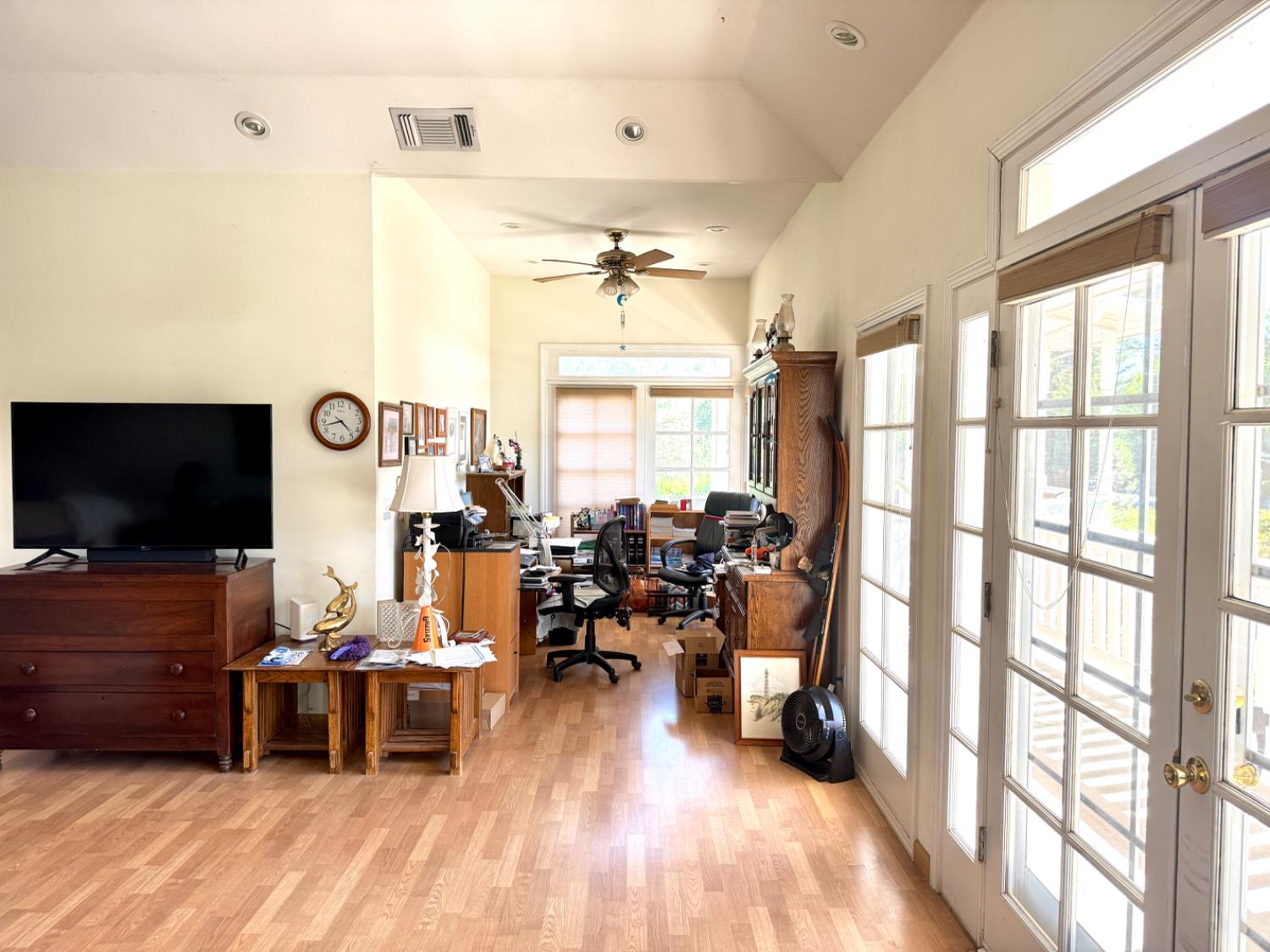 5476 Greenwood Ave, Clovis, CA 93619