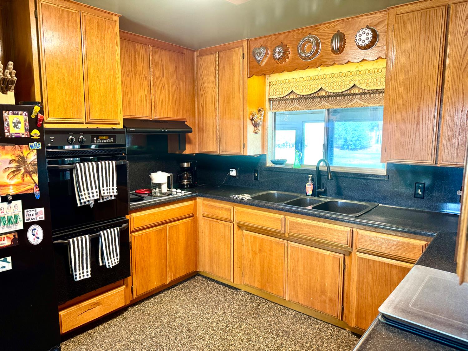 5476 Greenwood Ave, Clovis, CA 93619