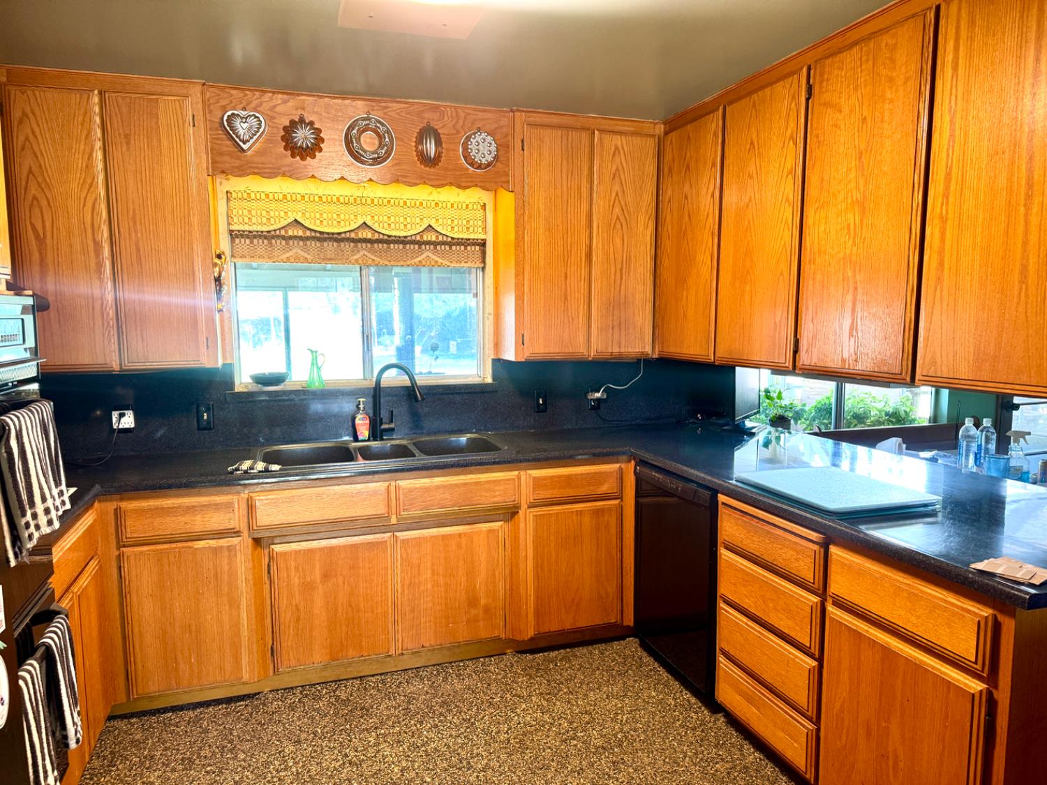 5476 Greenwood Ave, Clovis, CA 93619