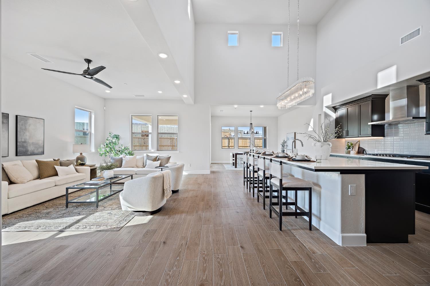 925 Talus Way South, Madera, CA 93636