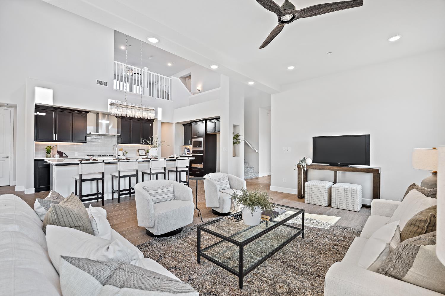 925 Talus Way South, Madera, CA 93636