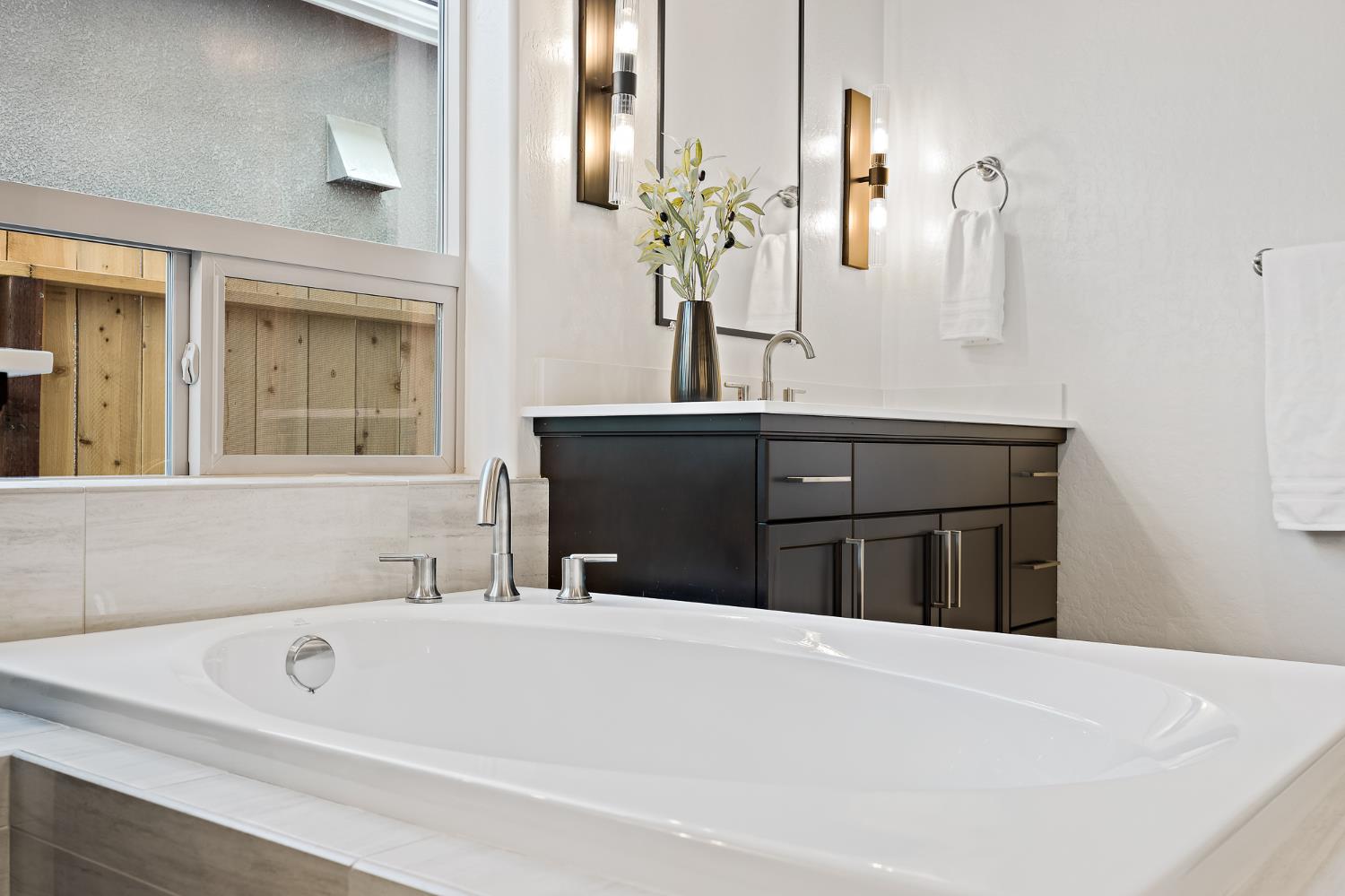 925 Talus Way South, Madera, CA 93636