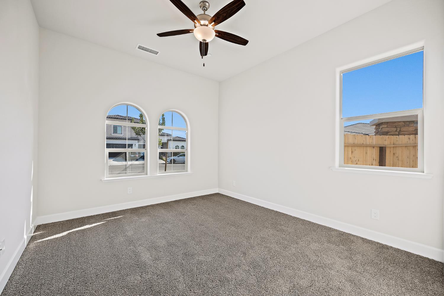 925 Talus Way South, Madera, CA 93636