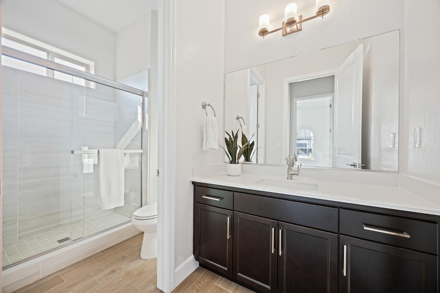 925 Talus Way South, Madera, CA 93636