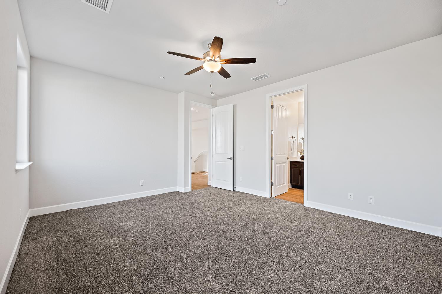 925 Talus Way South, Madera, CA 93636