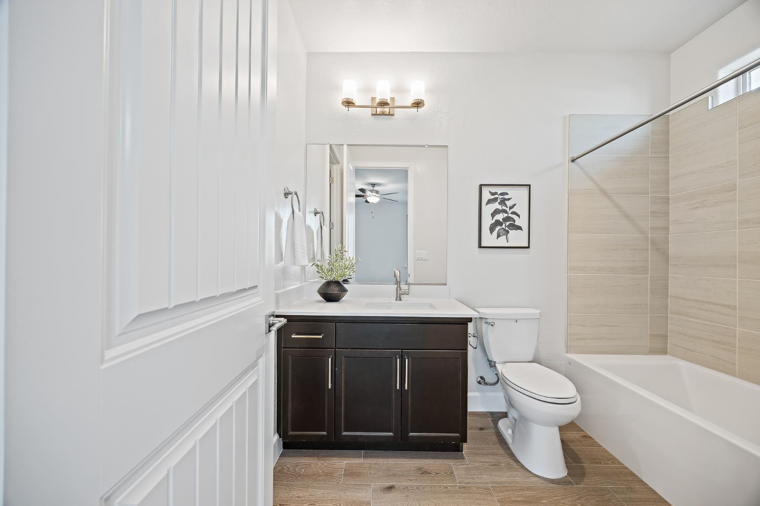 925 Talus Way South, Madera, CA 93636