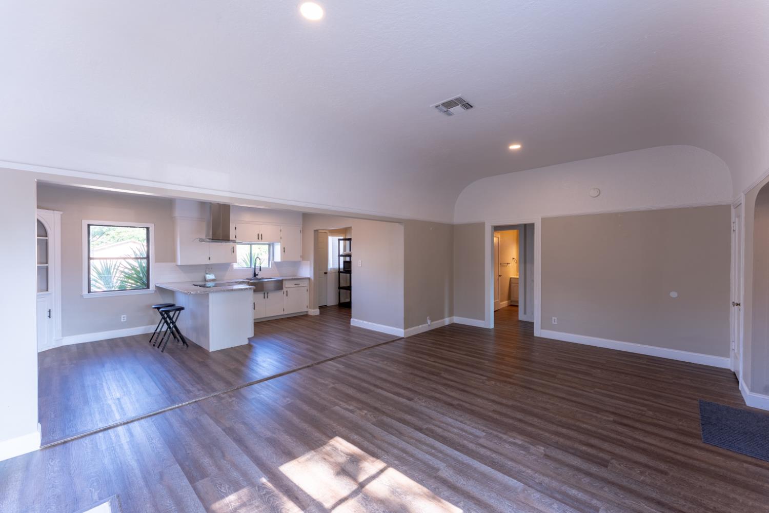 963 N Arthur Ave, Fresno, CA 93728