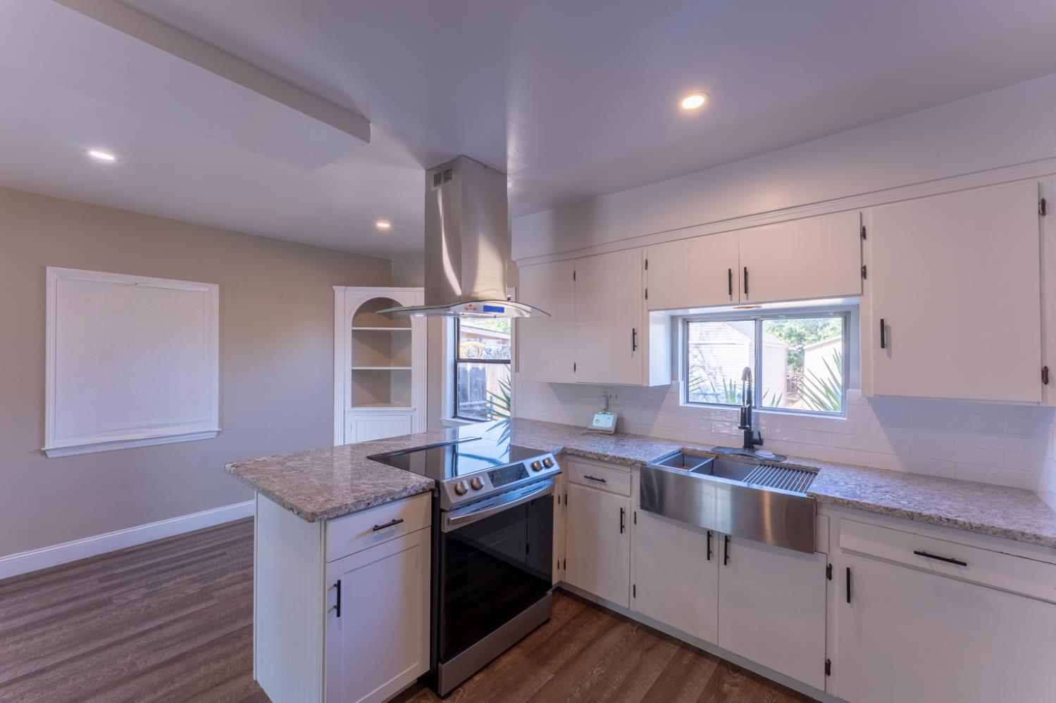 963 N Arthur Ave, Fresno, CA 93728