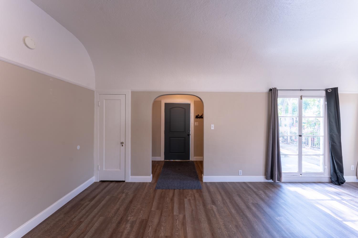 963 N Arthur Ave, Fresno, CA 93728