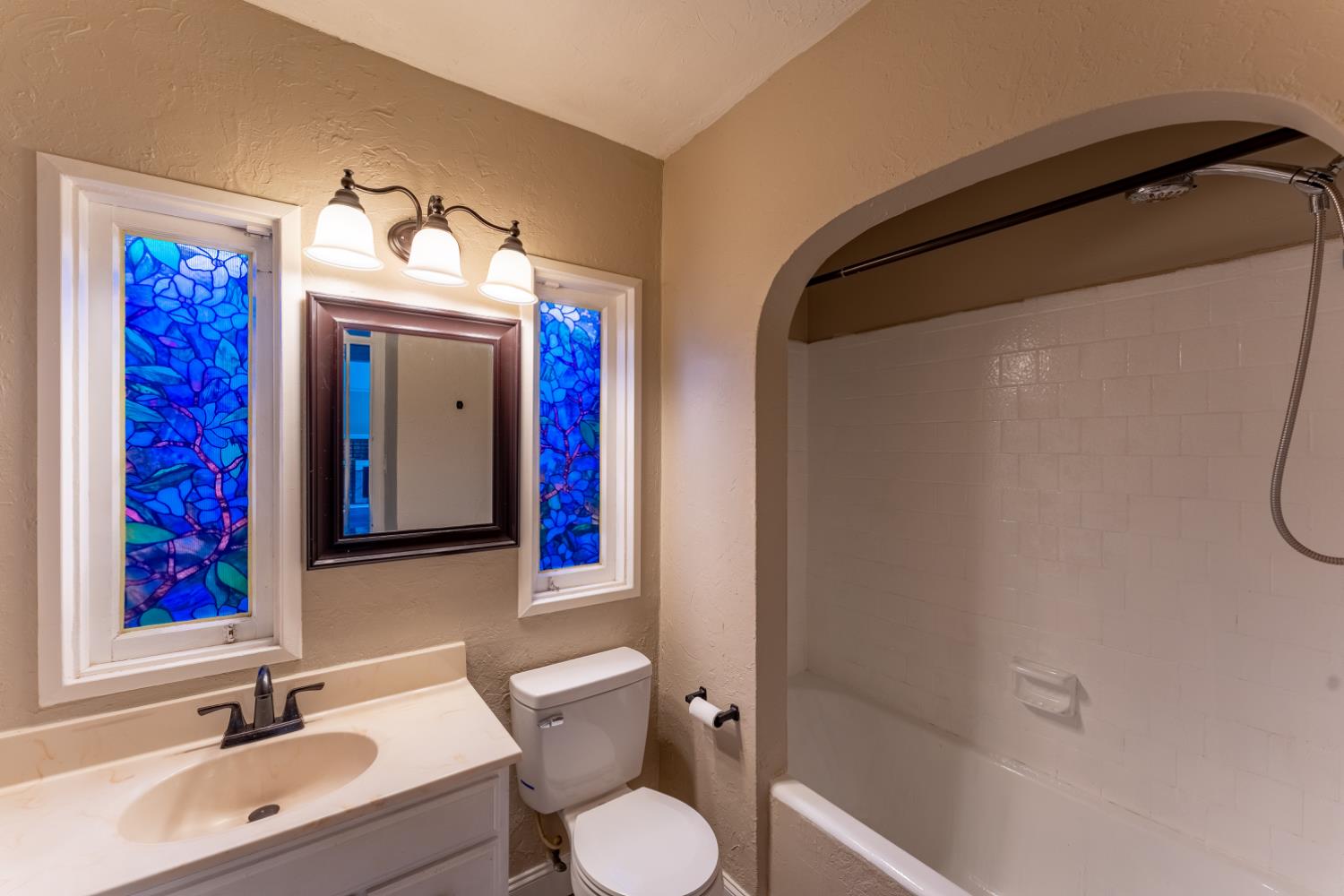 963 N Arthur Ave, Fresno, CA 93728