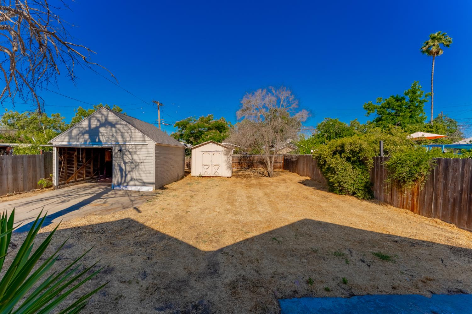 963 N Arthur Ave, Fresno, CA 93728