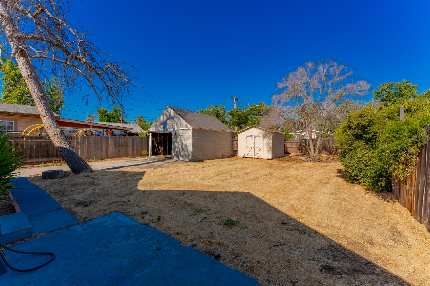 963 N Arthur Ave, Fresno, CA 93728