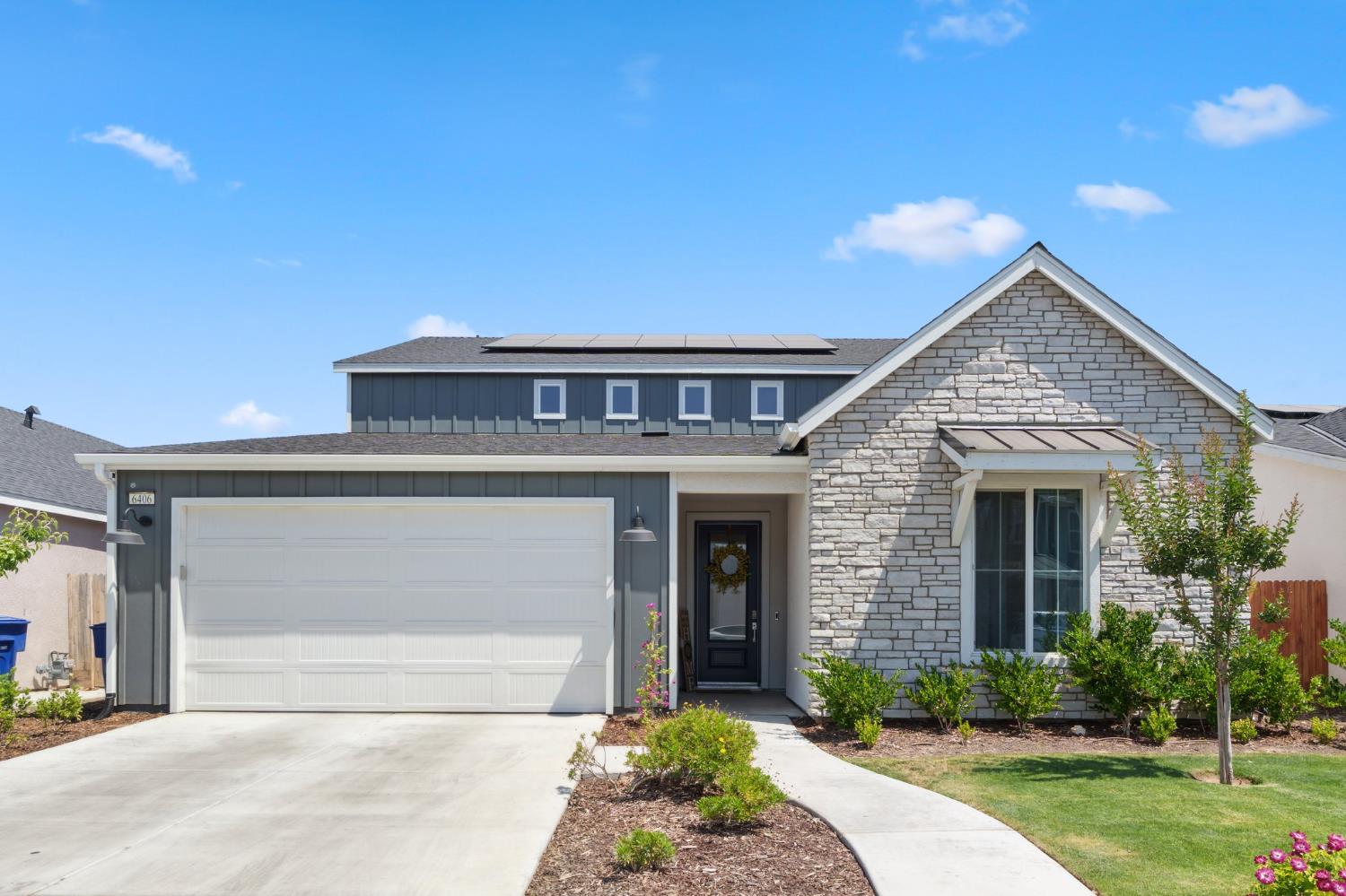 6406 E Giavanna Ave, Fresno, CA 93727