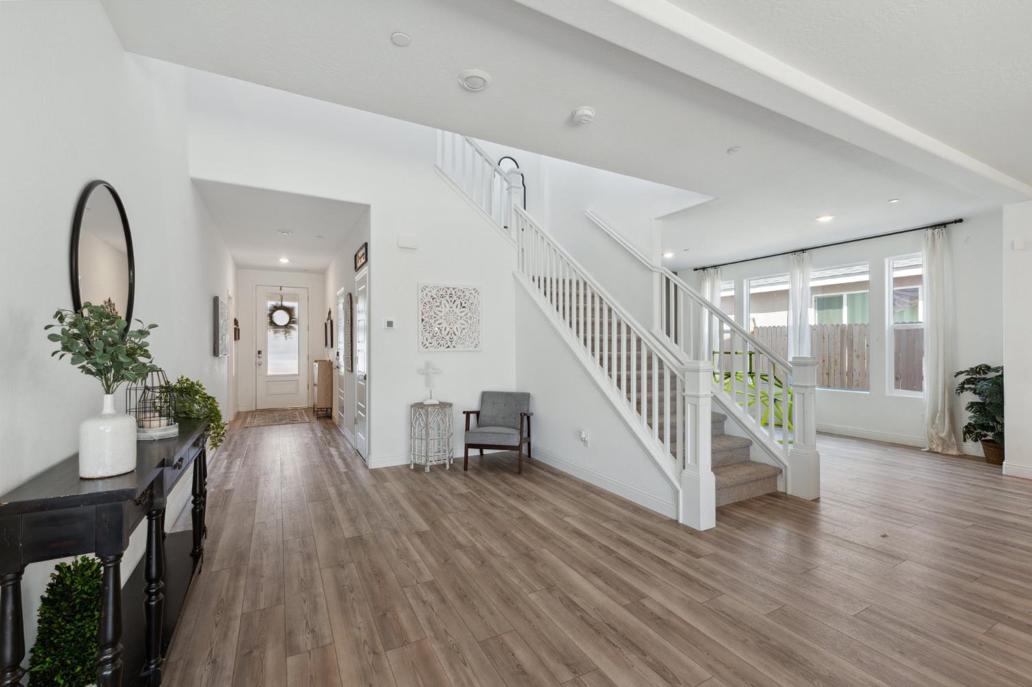 6406 E Giavanna Ave, Fresno, CA 93727