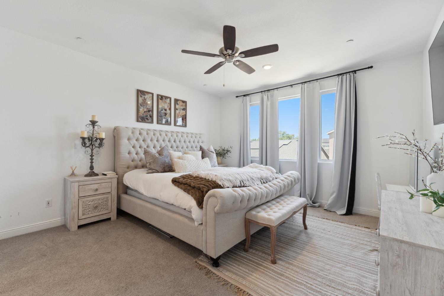 6406 E Giavanna Ave, Fresno, CA 93727