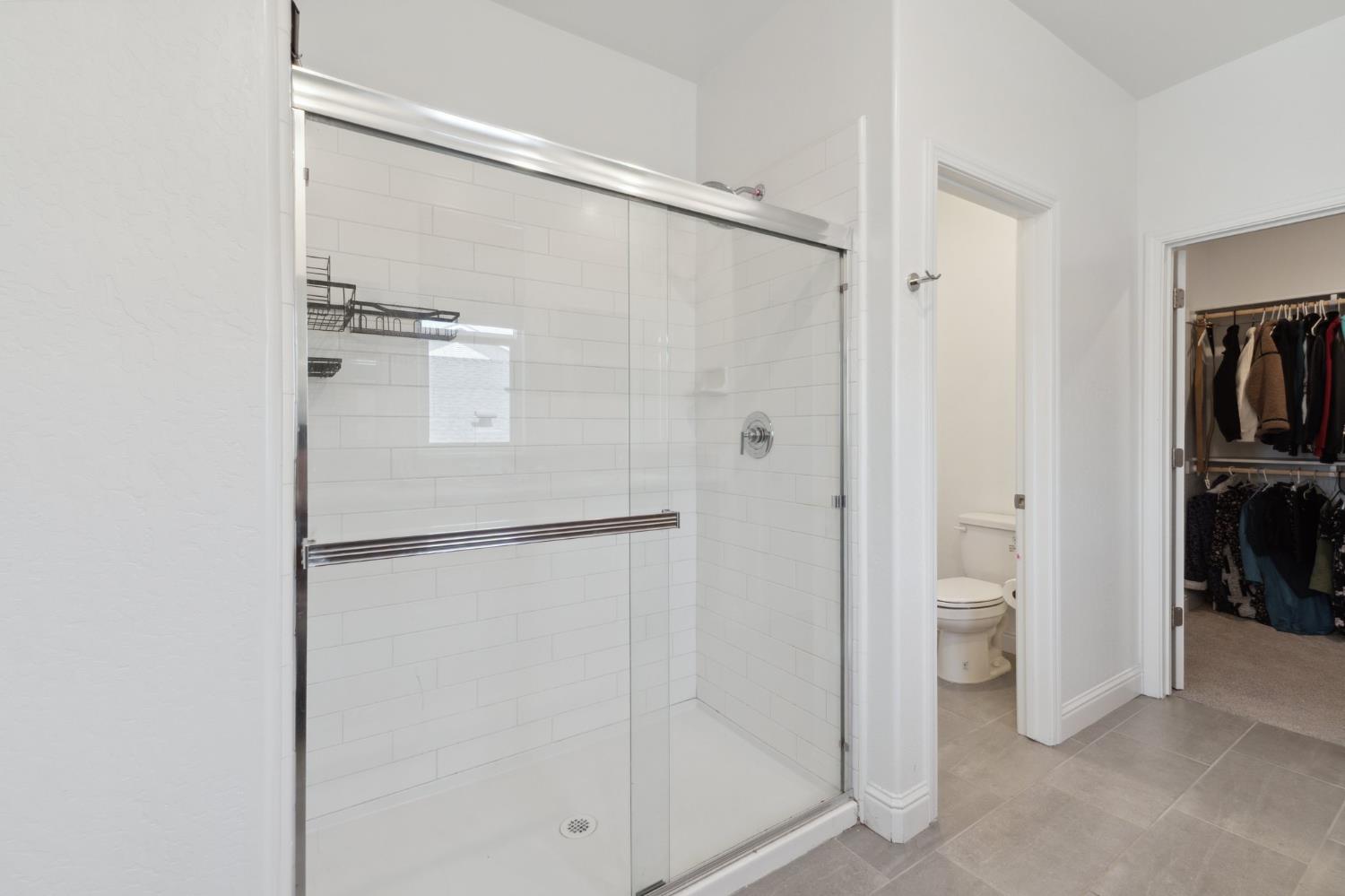 6406 E Giavanna Ave, Fresno, CA 93727