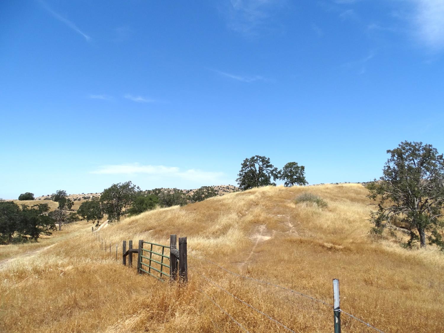 1 Millstream Ln, Madera, CA 93636