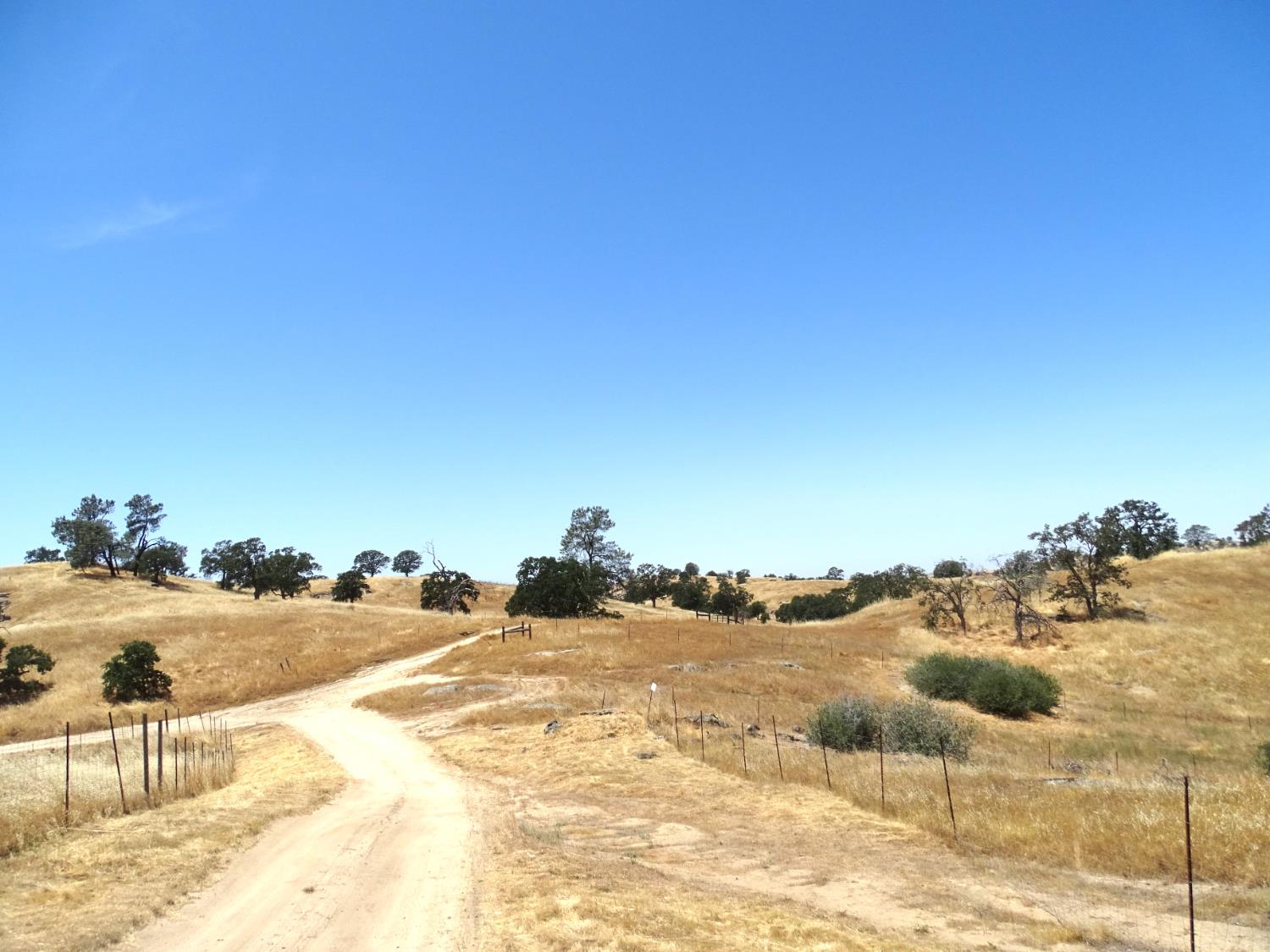 1 Millstream Ln, Madera, CA 93636