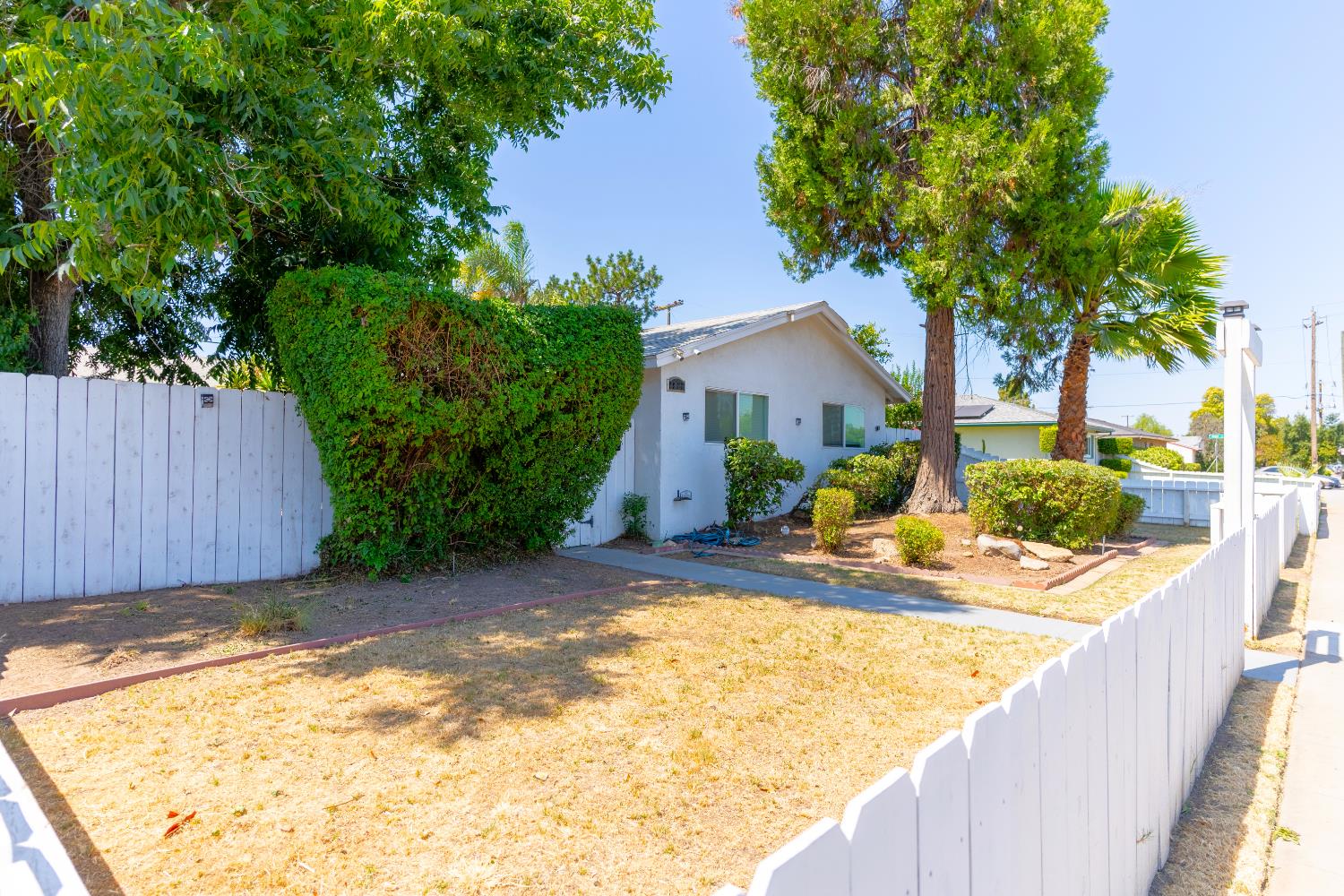 2922 E Gettysburg Ave, Fresno, CA 93726