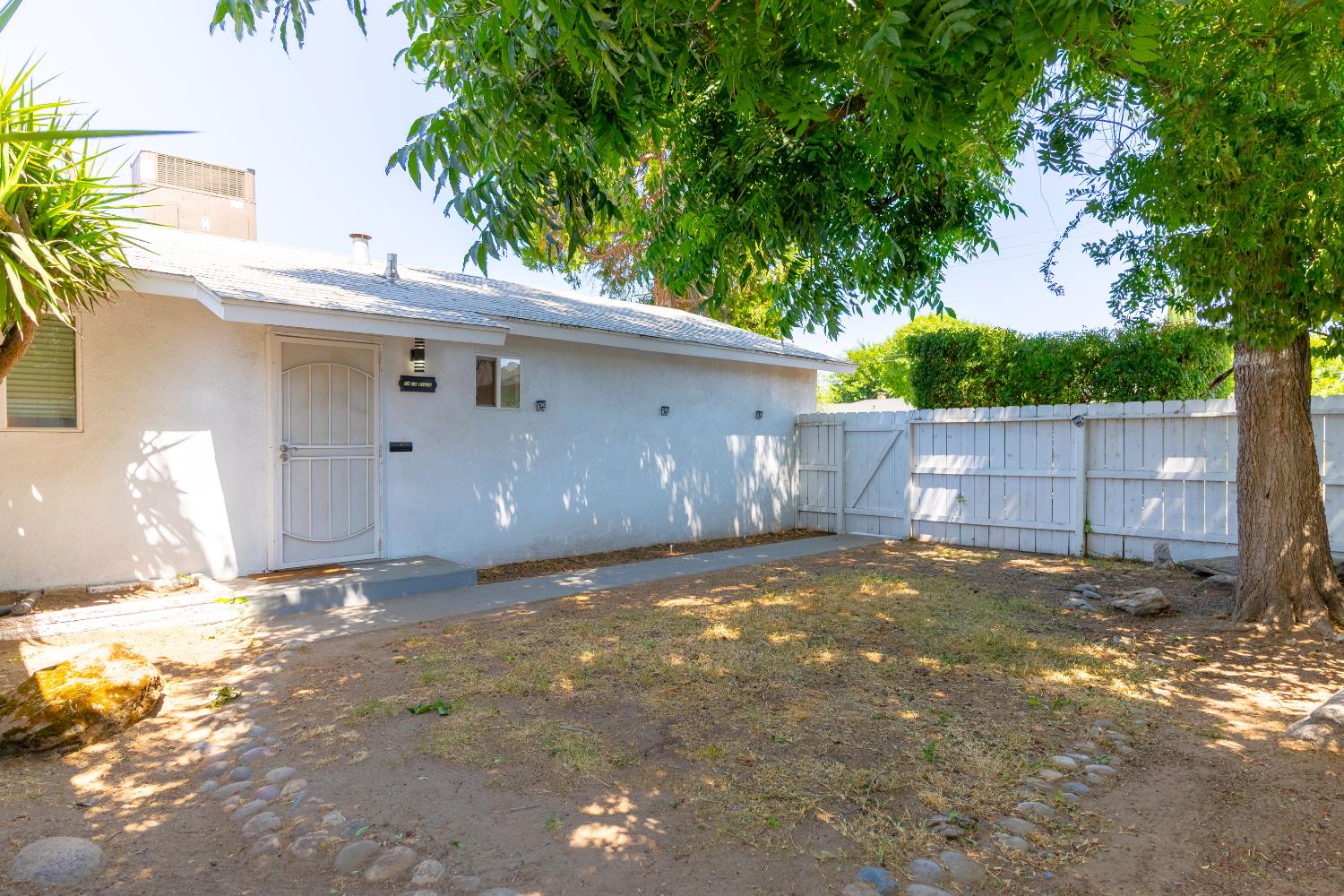 2922 E Gettysburg Ave, Fresno, CA 93726