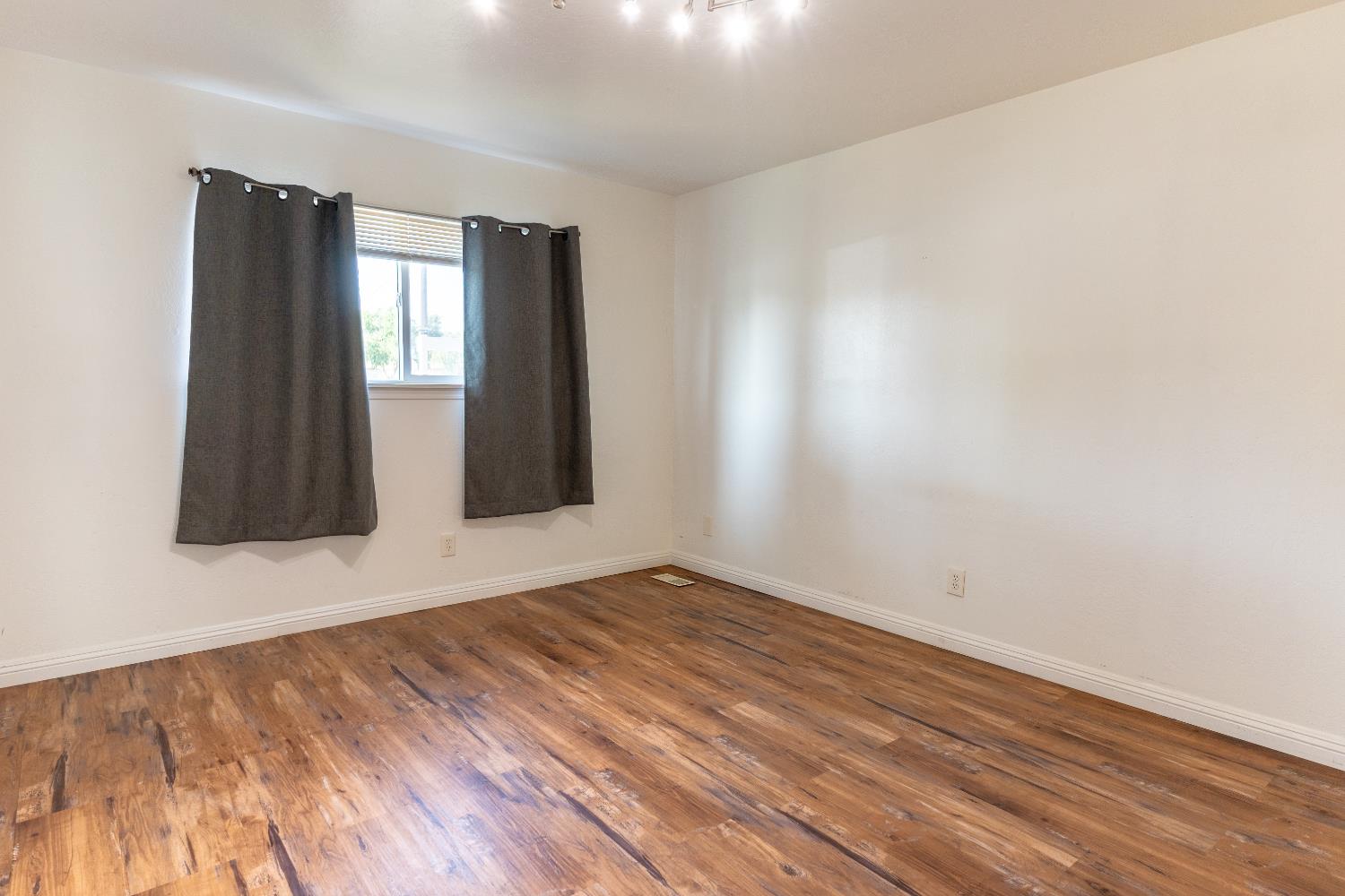 2922 E Gettysburg Ave, Fresno, CA 93726