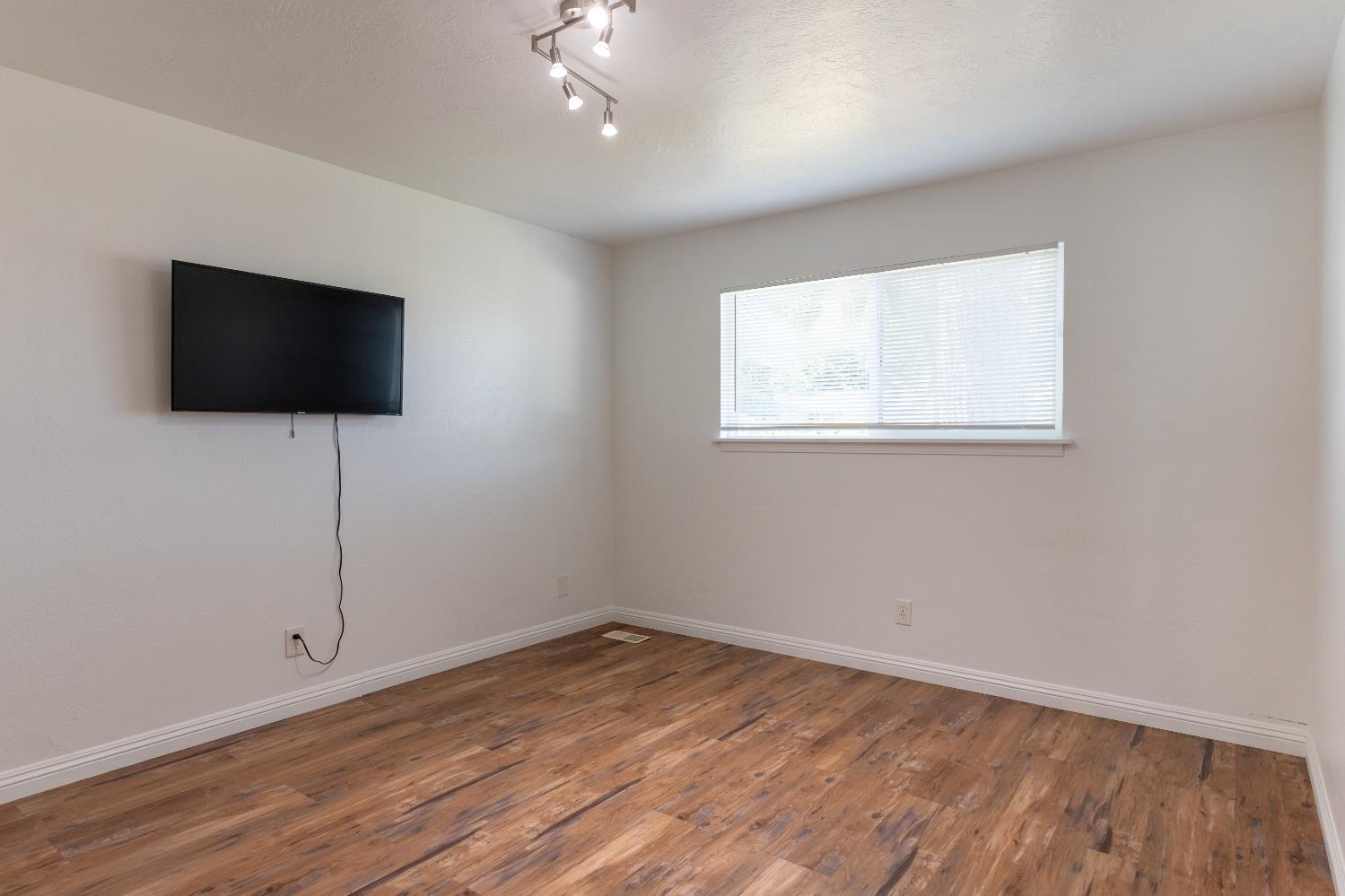 2922 E Gettysburg Ave, Fresno, CA 93726