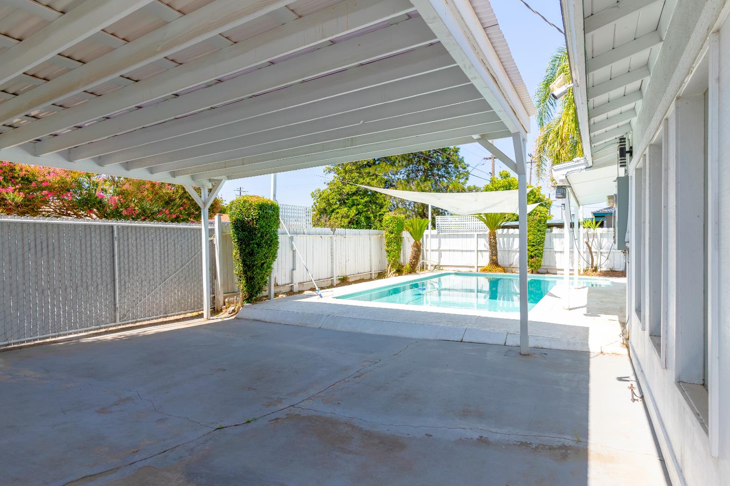 2922 E Gettysburg Ave, Fresno, CA 93726