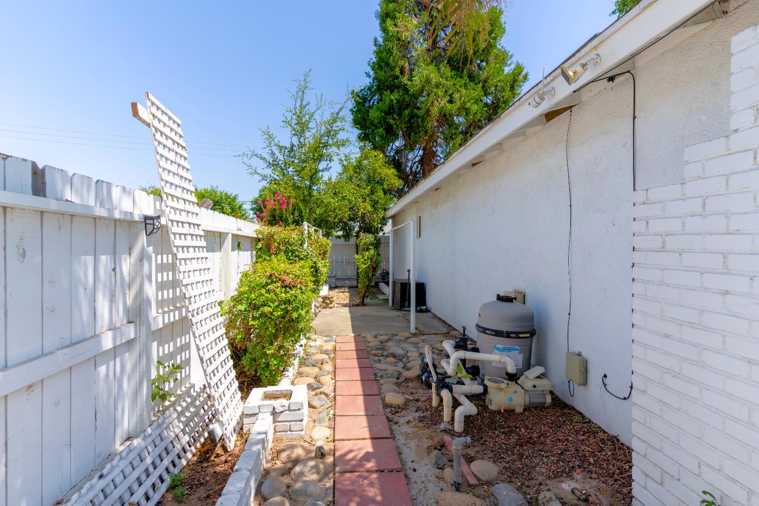 2922 E Gettysburg Ave, Fresno, CA 93726