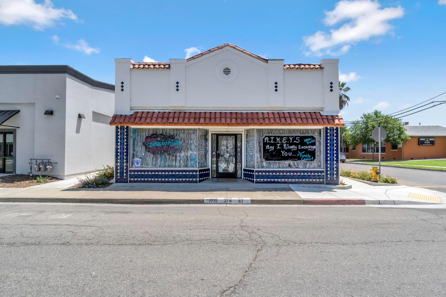 1719 7Th St, Sanger, CA 93657