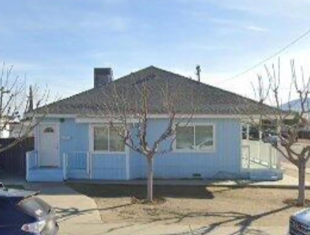 100 E Mariposa St, Avenal, CA 93204