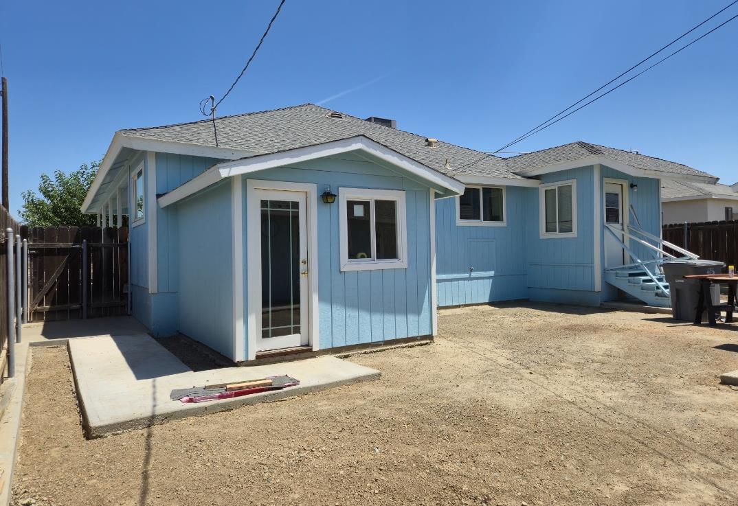 100 E Mariposa St, Avenal, CA 93204