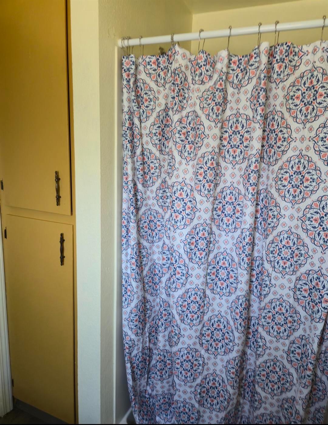 100 E Mariposa St, Avenal, CA 93204