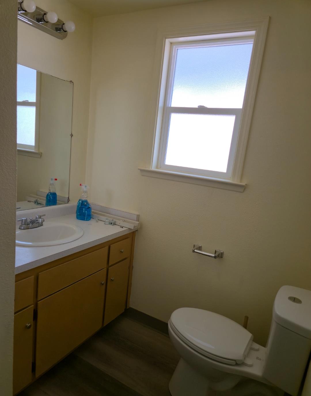 100 E Mariposa St, Avenal, CA 93204