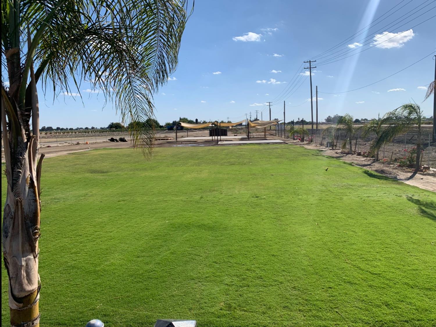 70 E Harlan Ave, Laton, CA 93242