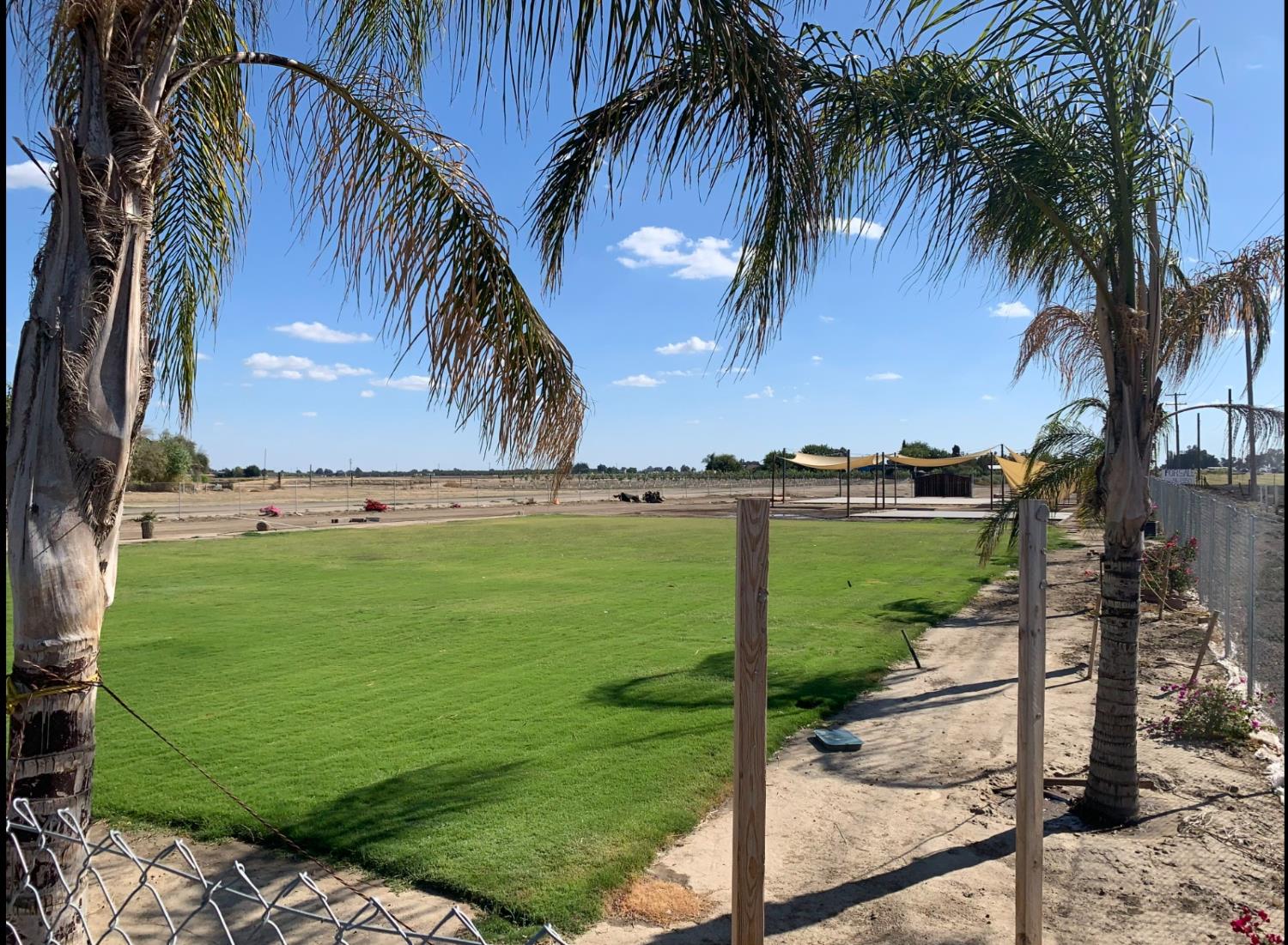 70 E Harlan Ave, Laton, CA 93242