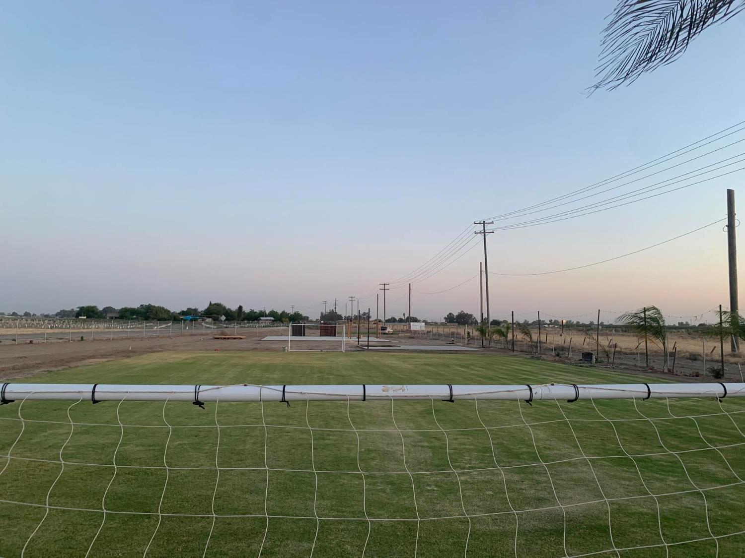 70 E Harlan Ave, Laton, CA 93242