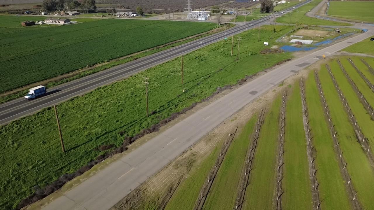 70 E Harlan Ave, Laton, CA 93242