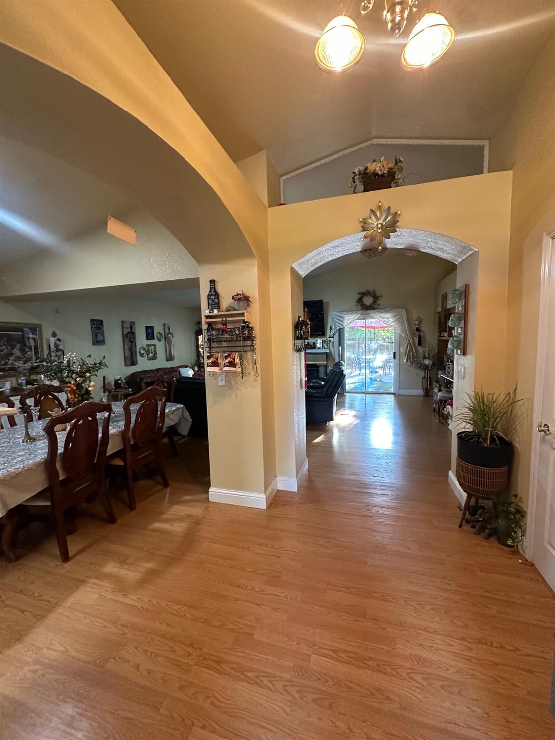 6675 N Lola Ave, Fresno, CA 93722