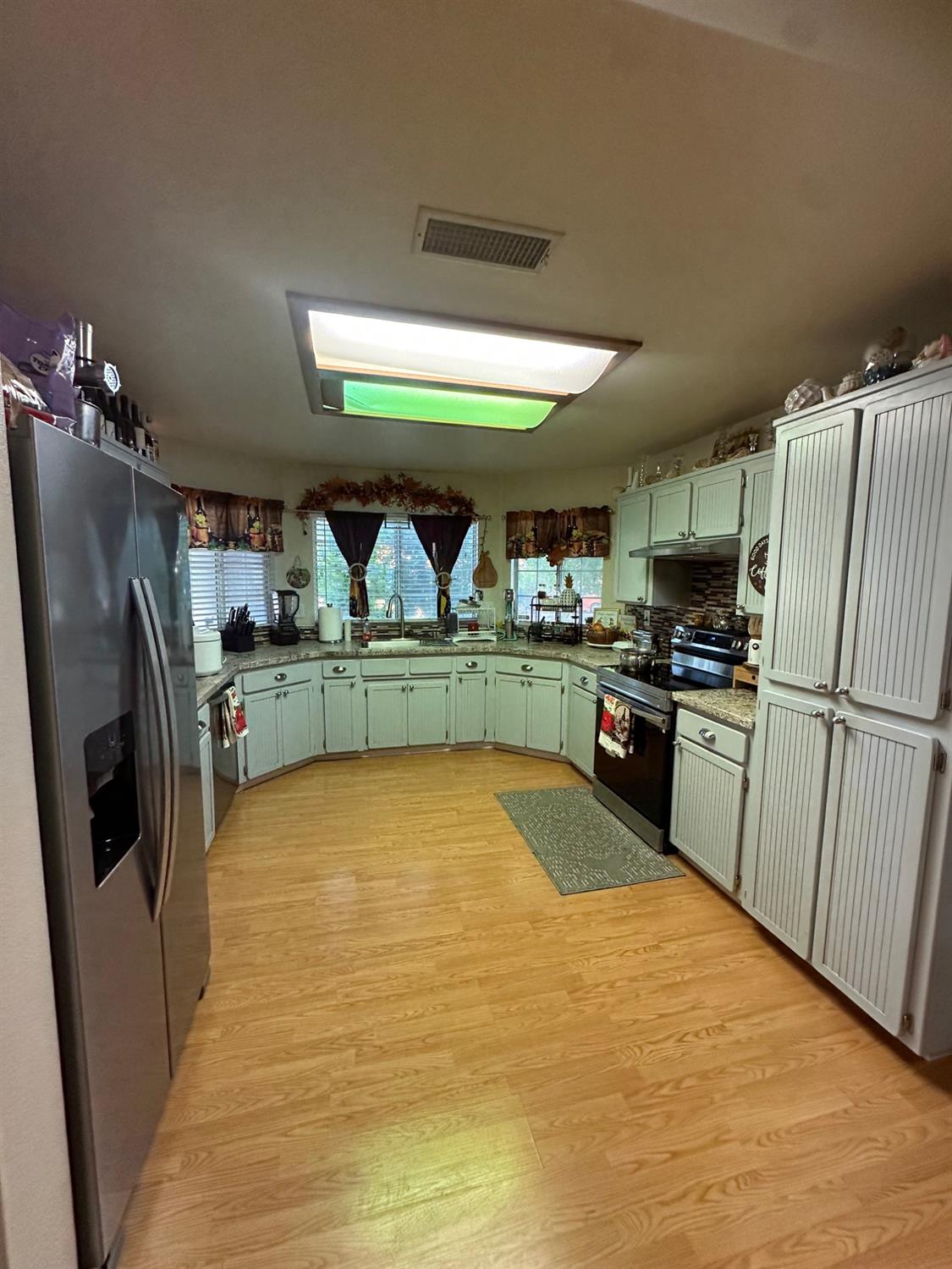 6675 N Lola Ave, Fresno, CA 93722