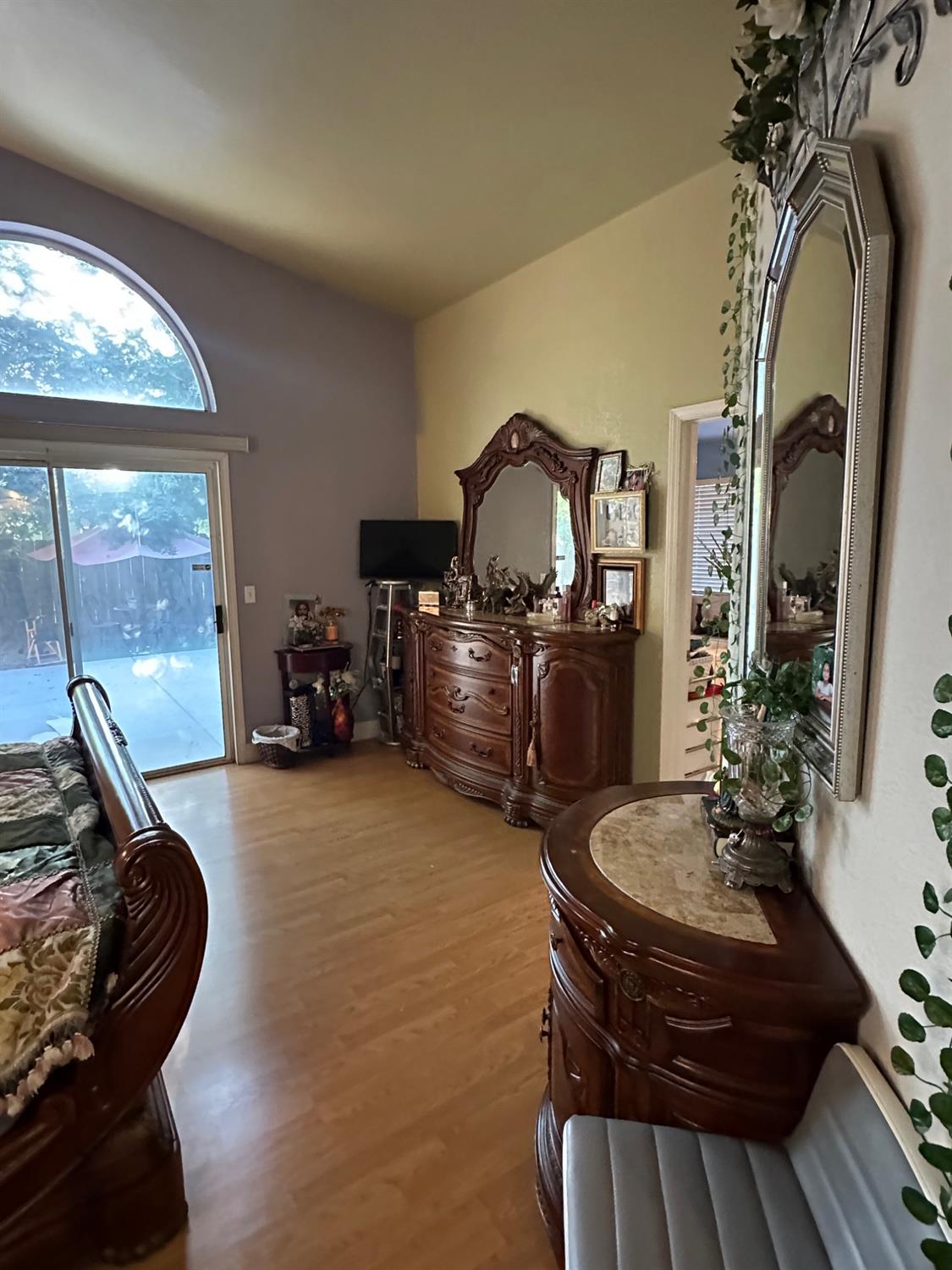 6675 N Lola Ave, Fresno, CA 93722