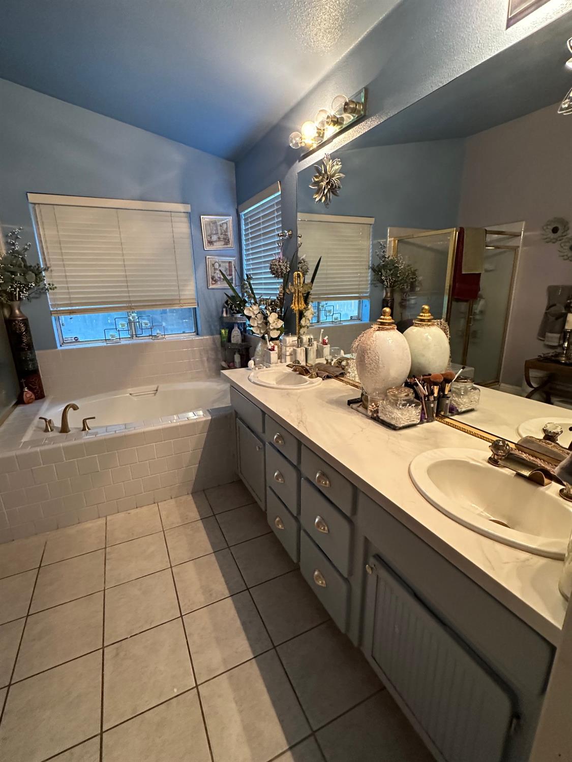 6675 N Lola Ave, Fresno, CA 93722